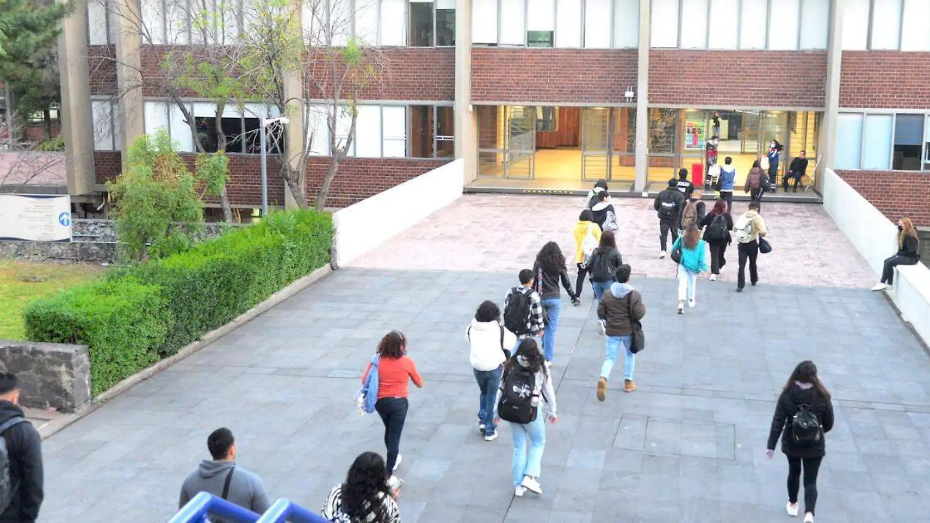 Jóvenes estudiantes